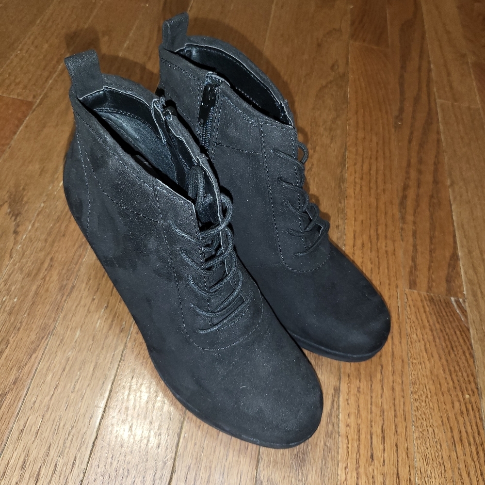 Women's wedge booties